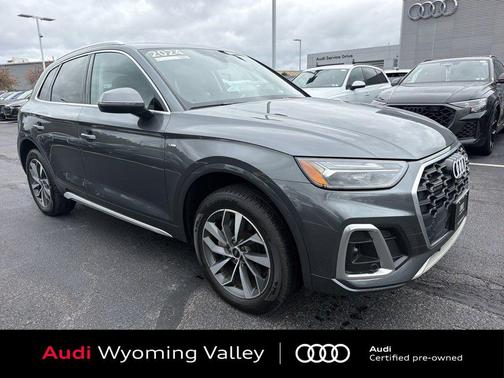 Daytona Gray Pearl Effect 2024 Audi Q5 45 S line Premium Plus
