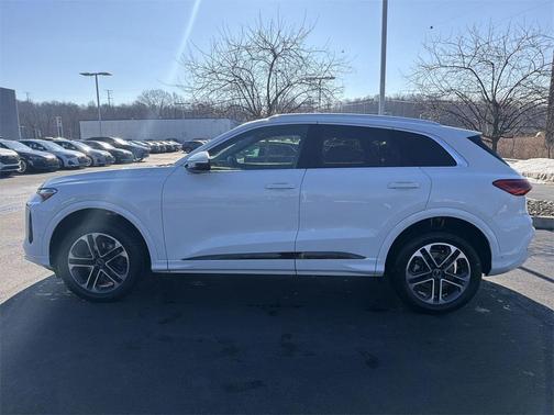 2025 Audi Q5 Premium TFSI quattro S tronic