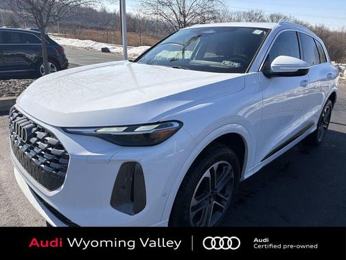 2025 Audi Q5 Premium TFSI quattro S tronic