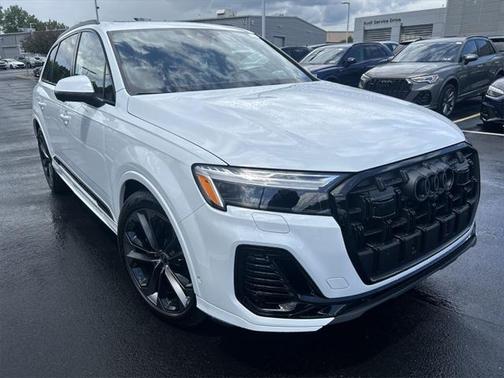 2025 Audi Q7 55 Premium Plus