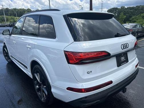2025 Audi Q7 55 Premium Plus