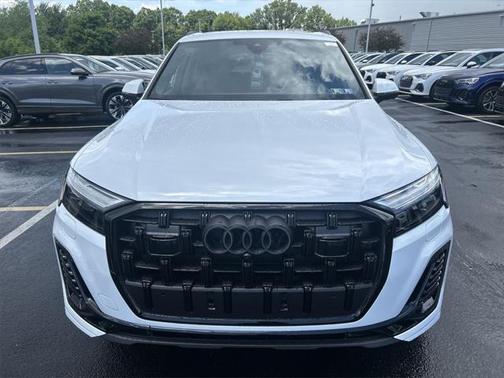 2025 Audi Q7 55 Premium Plus