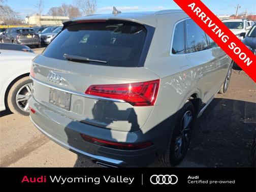 2023 Audi Q5 45 S line Premium