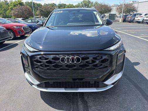 Mythos Black Metallic 2026 Audi Q3 TFSI quattro S tronic