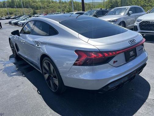 2022 Audi RS e-tron GT quattro