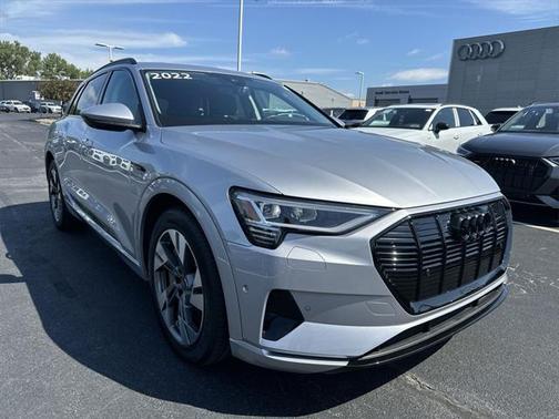 2022 Audi e-tron Premium