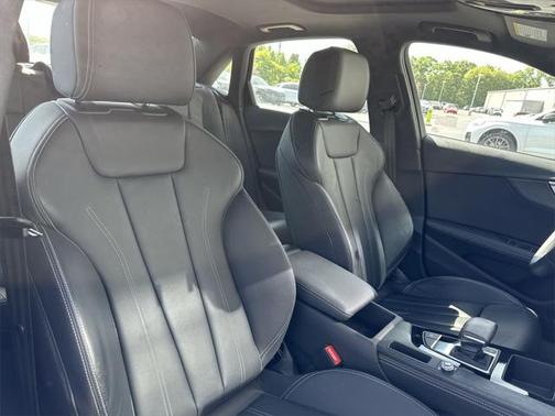 2022 Audi A4 45 S line Premium Plus