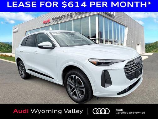 Glacier White Metallic 2025 Audi Q5 Premium Plus TFSI quattro S tronic