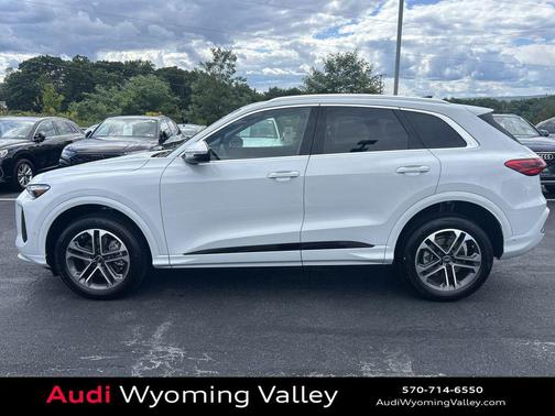 Glacier White Metallic 2025 Audi Q5 Premium Plus TFSI quattro S tronic