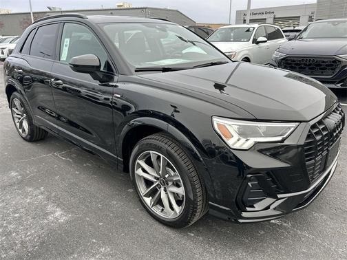 2025 Audi Q3 Premium 45 TFSI S line quattro Tiptronic