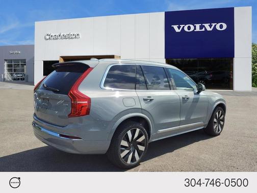 2025 Volvo XC90 Plug-In Hybrid T8 Plus 7-Seater