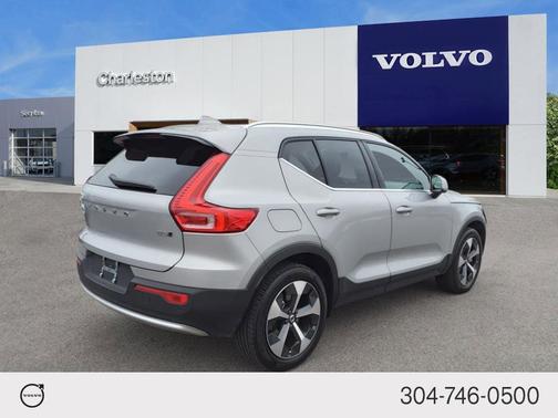 2023 Volvo XC40 B5 AWD Plus Bright