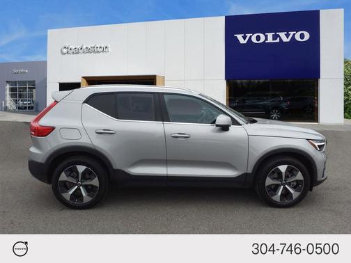 2023 Volvo XC40 B5 AWD Plus Bright