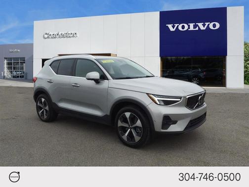 2023 Volvo XC40 B5 AWD Plus Bright