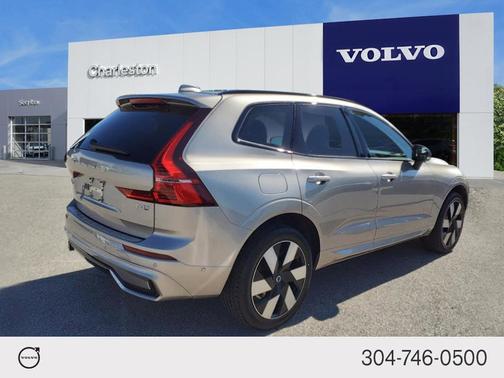 2025 Volvo XC60 Plug-In Hybrid T8 Plus