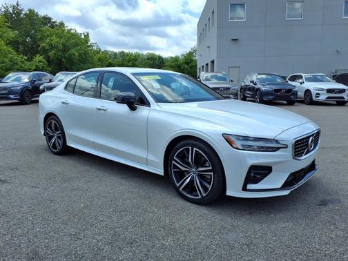 2020 Volvo S60 T6 R-Design