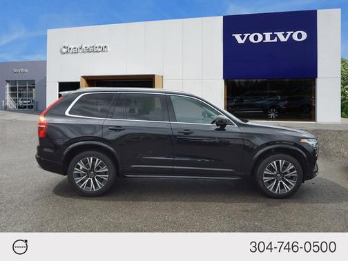 2022 Volvo XC90 T6 AWD Momentum 7 Seater