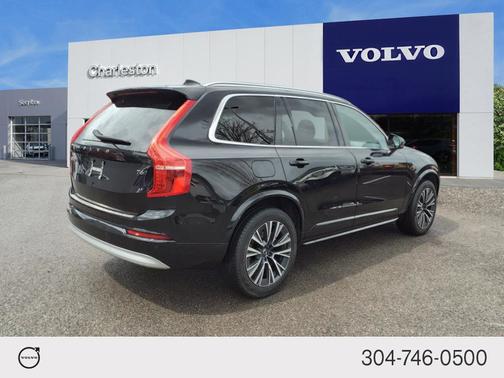 2022 Volvo XC90 T6 AWD Momentum 7 Seater