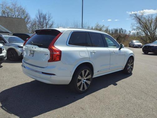 2024 Volvo XC90 B6 Ultimate Bright 7-Seater