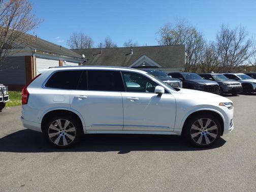 2024 Volvo XC90 B6 Ultimate Bright 7-Seater