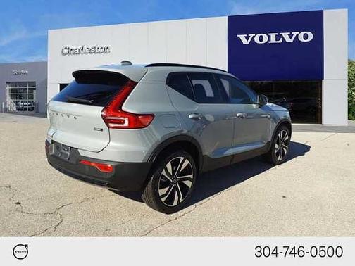 2025 Volvo XC40 Plus