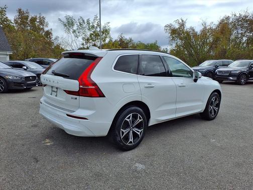 2022 Volvo XC60 B5 AWD Momentum