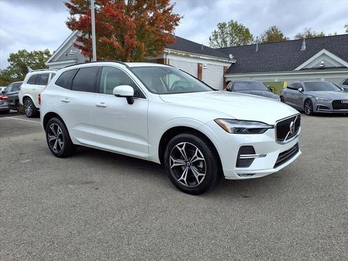 2022 Volvo XC60 B5 AWD Momentum