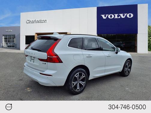2022 Volvo XC60 B5 AWD Momentum