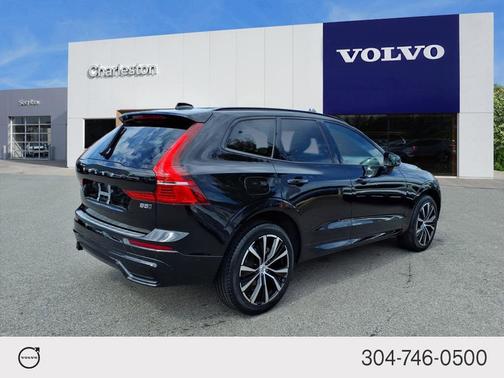 2023 Volvo XC60 B5 AWD Plus Dark