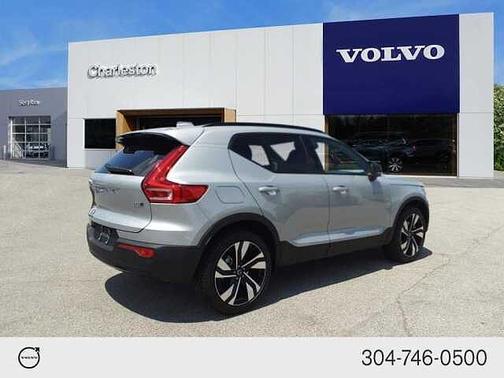 2025 Volvo XC40 Plus