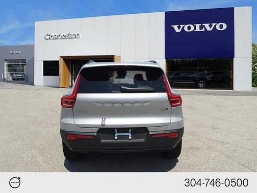 2025 Volvo XC40 Plus