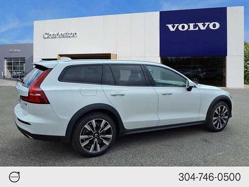2022 Volvo V60 Cross Country Cross Country
