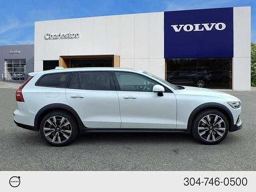 2022 Volvo V60 Cross Country Cross Country