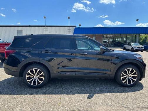 2022 Ford Explorer ST-LINE