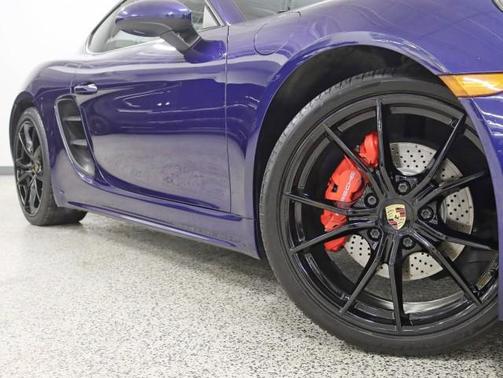 2022 Porsche 718 Cayman T
