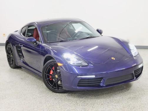 2022 Porsche 718 Cayman T