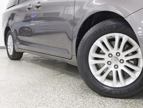 2013 Toyota Sienna LE