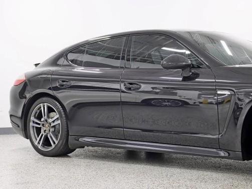 2011 Porsche Panamera 4