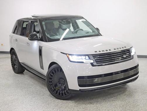 2025 Land Rover Range Rover P615 SV