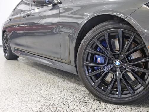 2021 BMW 750 i xDrive