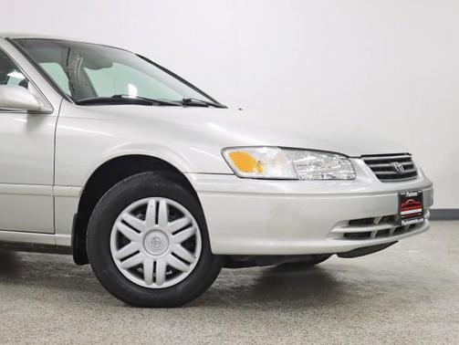 2001 Toyota Camry LE V6