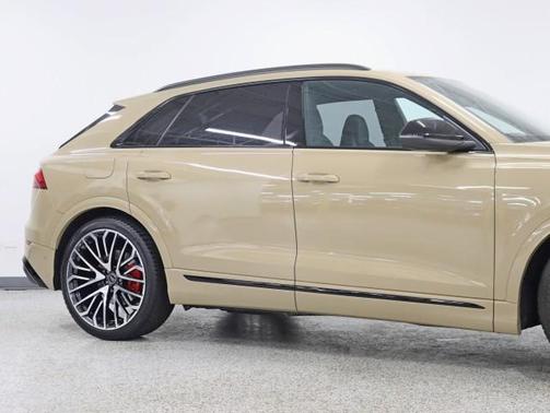 Sakhir Gold Metallic 2025 Audi SQ8 4.0T Premium Plus