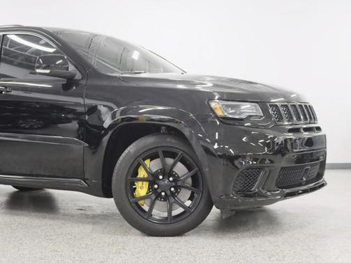 Diamond Black Crystal Pearlcoat 2021 Jeep Grand Cherokee Trackhawk