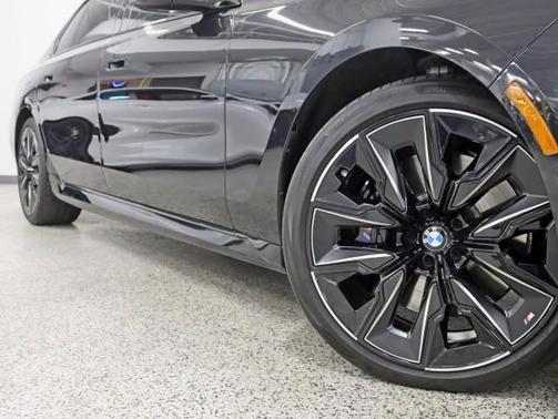 2023 BMW 760 i xDrive