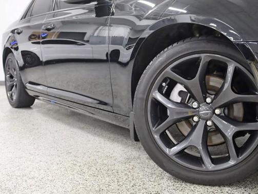 Gloss Black 2022 Chrysler 300 S