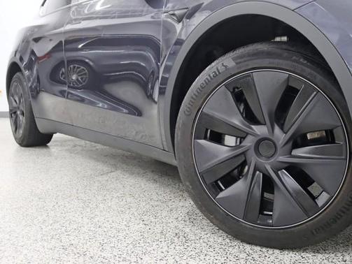 2025 Tesla Model Y Long Range Dual Motor All-Wheel Drive