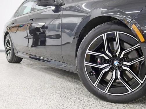 2023 BMW 760 i xDrive