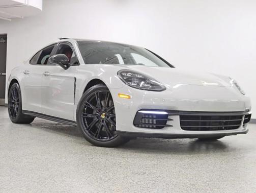 2018 Porsche Panamera 4S