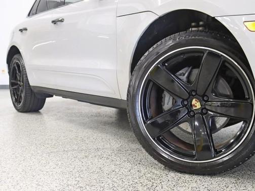 2023 Porsche Macan Pano Nav Back Up Camera Leather Loaded