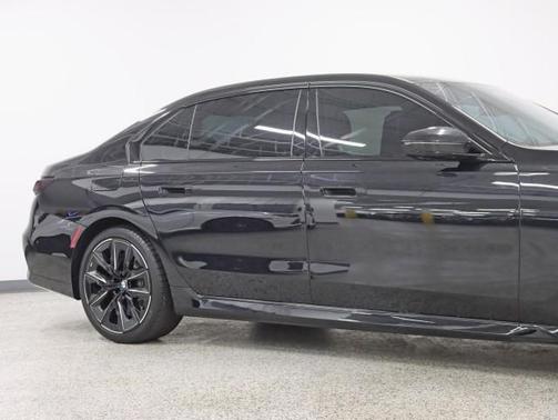 Black Sapphire Metallic 2023 BMW 760 i xDrive